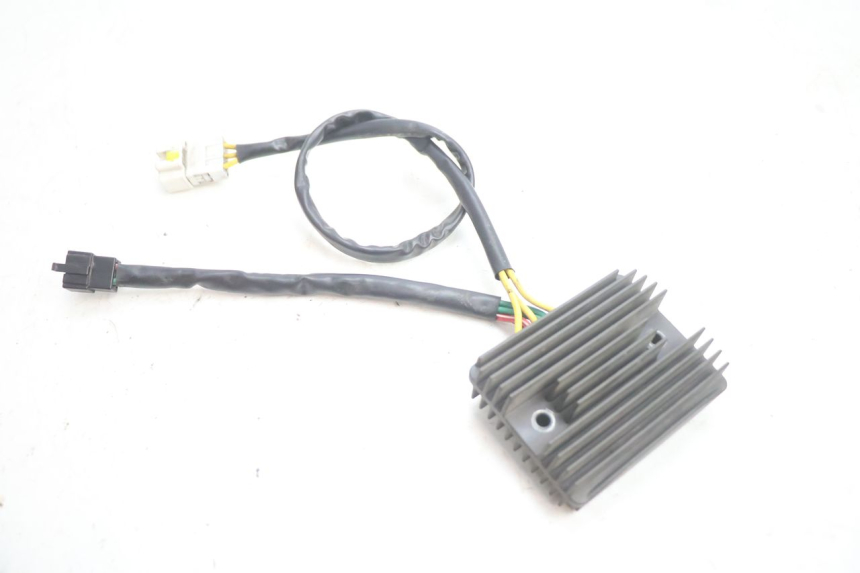 photo de CHARGING REGULATOR GILERA GP 800 (2007 - 2013) - Main view