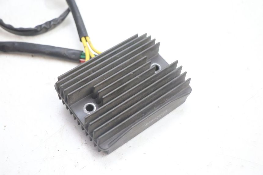 photo de CHARGING REGULATOR GILERA GP 800 (2007 - 2013) - Component detail