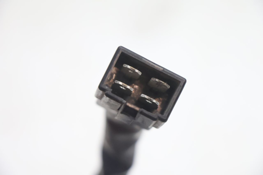 photo de CHARGING REGULATOR GILERA GP 800 (2007 - 2013) - Fixing points details