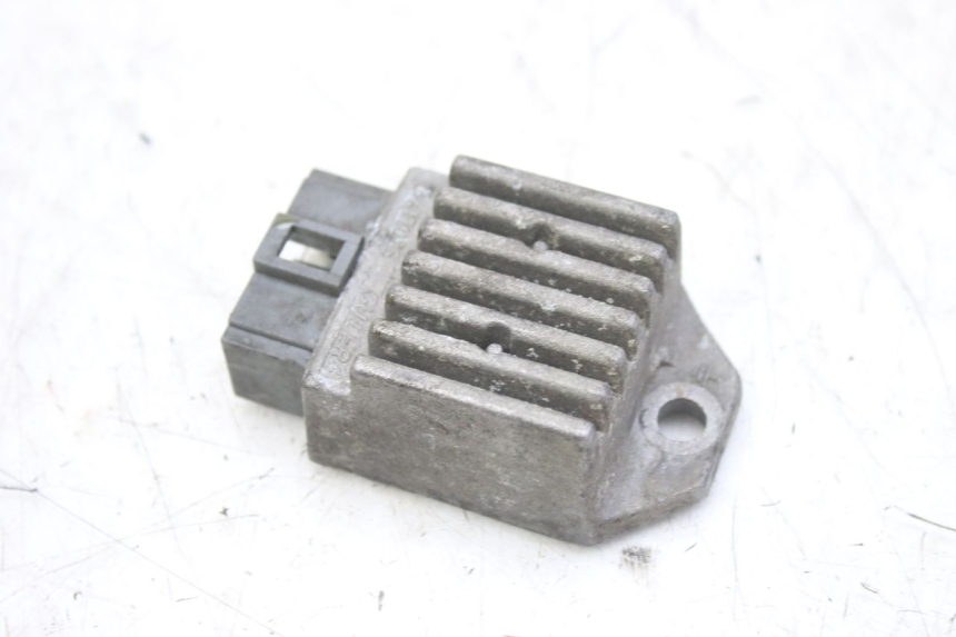 photo de CHARGING REGULATOR DERBI GPR 50 (2004 - 2009) - Alternative perspective
