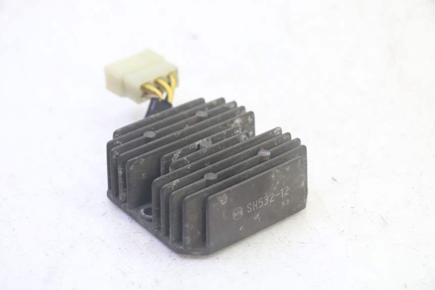 photo de REGULATOR KAWASAKI GPX R WARBIRD 600 (1988 - 1993) - Zoom on usage condition