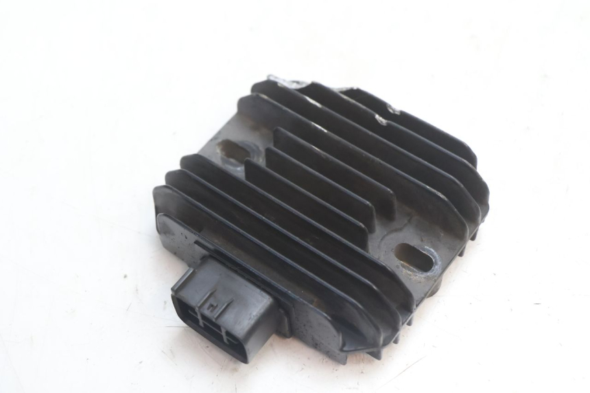 photo de REGULATOR SUZUKI GSR 600 (2005 - 2012) - Main view