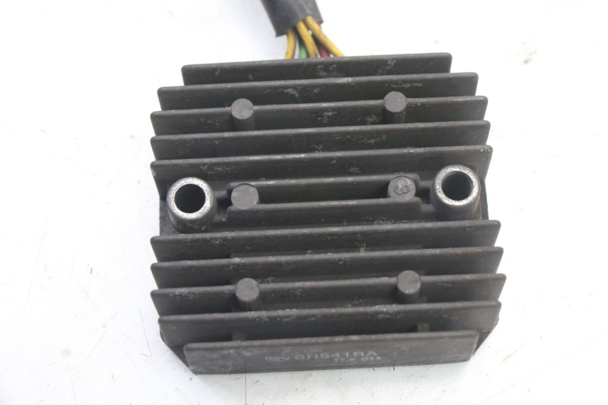 photo de CHARGING REGULATOR HONDA FES S-WING SWING ABS 125 (2007 - 2015) - Component detail