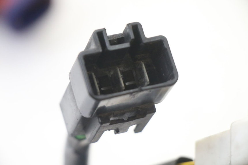 photo de CHARGING REGULATOR HONDA FES S-WING SWING ABS 125 (2007 - 2015) - Fixing points details