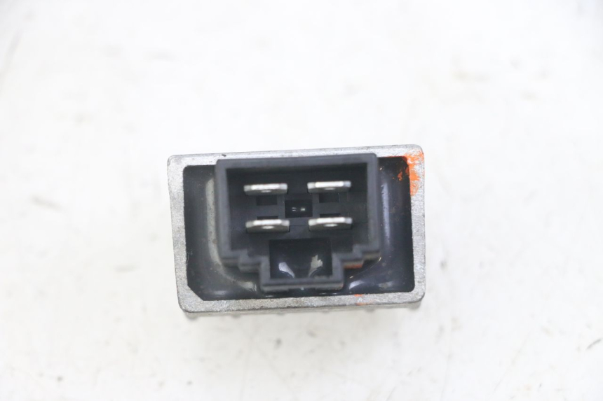 photo de REGULATOR PEUGEOT JET FORCE CARBU 50 (2003 - 2016) - Zoom on usage condition