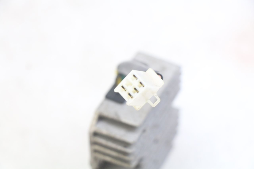 photo de CHARGING REGULATOR SYM JET SPORT XR 50 (2006 - 2015) - Alternative perspective