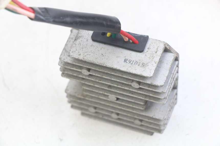 photo de CHARGING REGULATOR SYM JET SPORT XR 50 (2006 - 2015) - Technical close-up