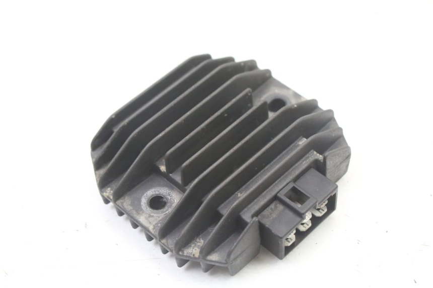 photo de REGULATOR KAWASAKI ZR7 ZR-7 S 750 (1999 - 2004) - Main view