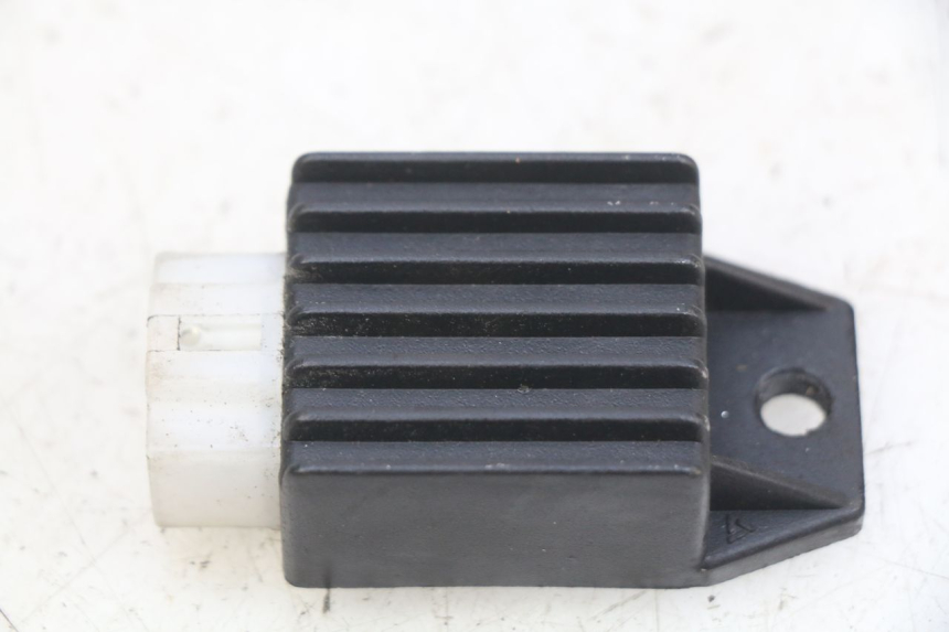 photo de CHARGING REGULATOR PEUGEOT KISBEE 2T 50 (2010 - 2017) - Main view