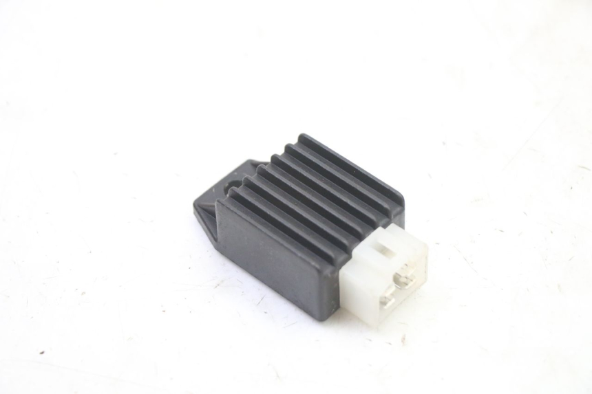 photo de CHARGING REGULATOR PEUGEOT KISBEE 2T 50 (2010 - 2017) - Main view