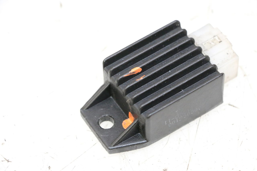 photo de CHARGING REGULATOR PEUGEOT KISBEE 2T 50 (2010 - 2017) - Product overview