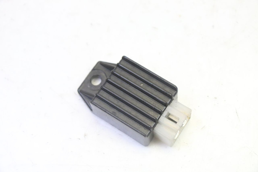 photo de CHARGING REGULATOR PEUGEOT KISBEE 2T 50 (2010 - 2017) - Main view