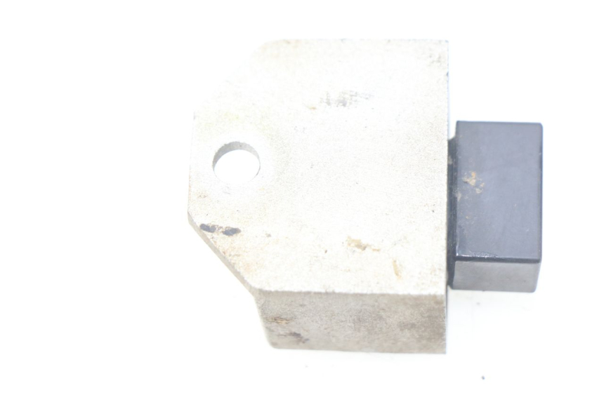 photo de CHARGING REGULATOR PEUGEOT KISBEE 4T 50 (2010 - 2017) - Zoom on usage condition