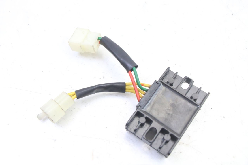 photo de CHARGING REGULATOR PEUGEOT KISBEE 4T 50 (2018 - 2022) - Alternative perspective