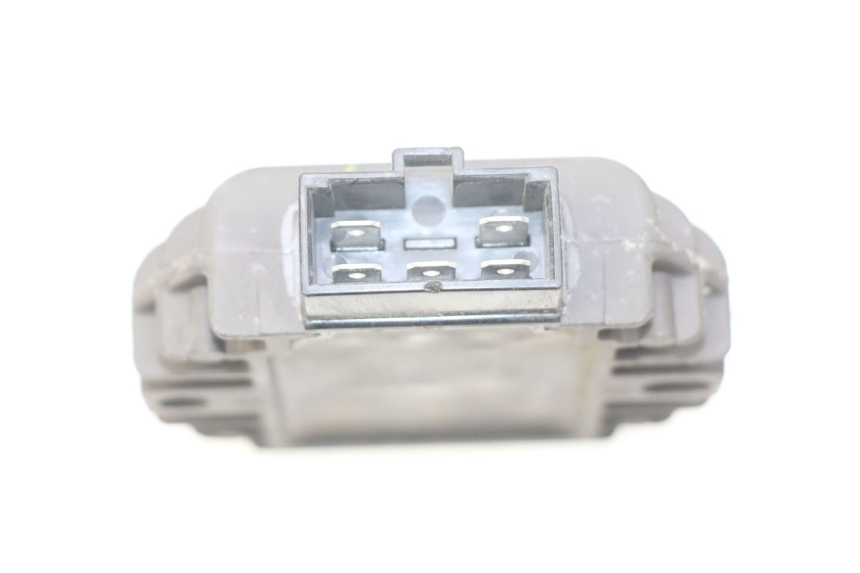 photo de CHARGING REGULATOR PIAGGIO LIBERTY IGET 4T 50 (2015 - 2020) - Zoom on usage condition