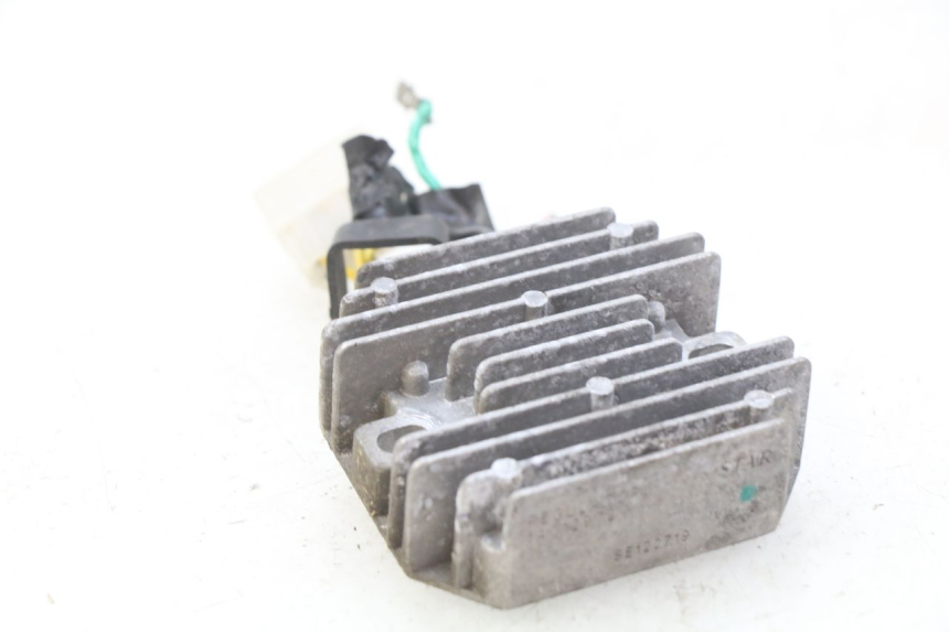 photo de CHARGING REGULATOR PIAGGIO LIBERTY IGET 4T 50 (2015 - 2020) - Zoom on usage condition