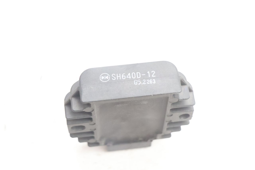 photo de REGULATOR PIAGGIO LIBERTY 125 (1998 - 2008) - Alternative perspective