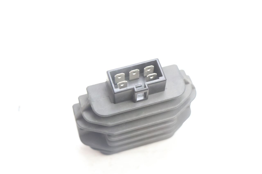 photo de REGULATOR PIAGGIO LIBERTY 125 (1998 - 2008) - Technical close-up