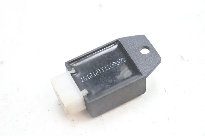 photo de REGULATOR LONGJIA LJ50QT 8M 2T 50 (2010 - 2017) - Alternative perspective