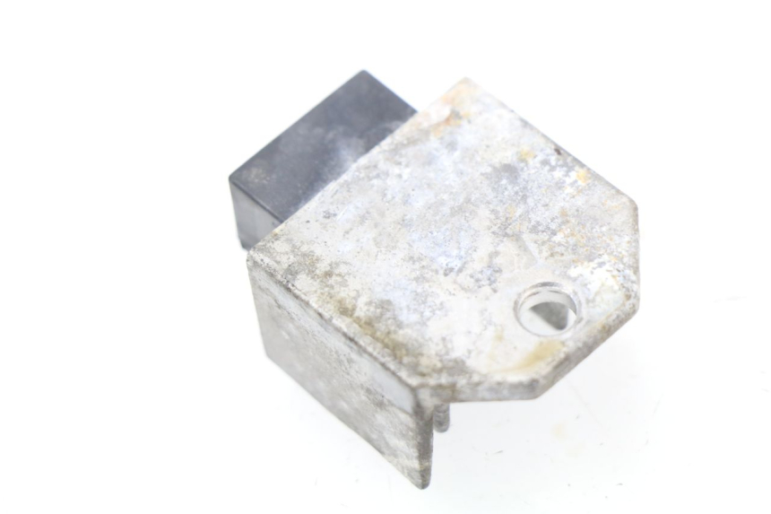 photo de CHARGING REGULATOR PEUGEOT LUDIX 50 (2008 - 2017) - Zoom on usage condition