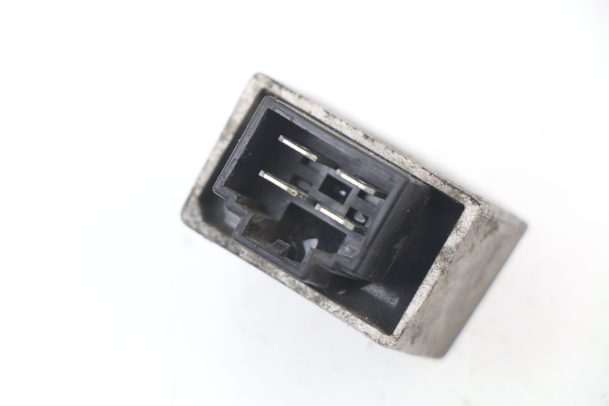 photo de CHARGING REGULATOR PEUGEOT LUDIX 50 (2008 - 2017) - Zoom on usage condition