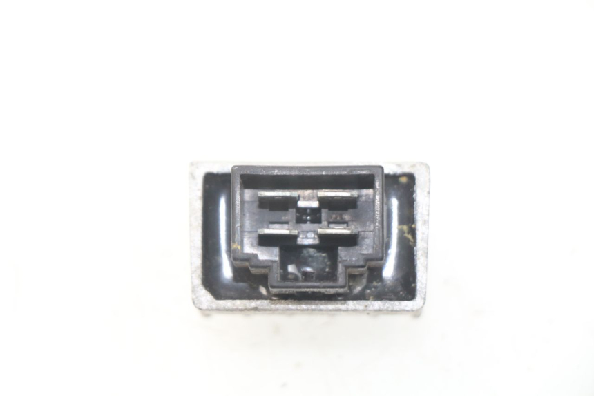 photo de CHARGING REGULATOR PEUGEOT LUDIX 50 (2008 - 2017) - Zoom on usage condition