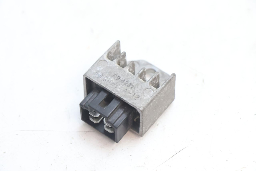 photo de REGULATOR PEUGEOT LUDIX ONE 50 (2004 - 2013) - Component detail