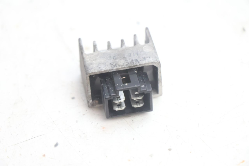 photo de REGULATOR PEUGEOT LUDIX PRO 2T 50 (2010 - 2017) - Zoom on usage condition