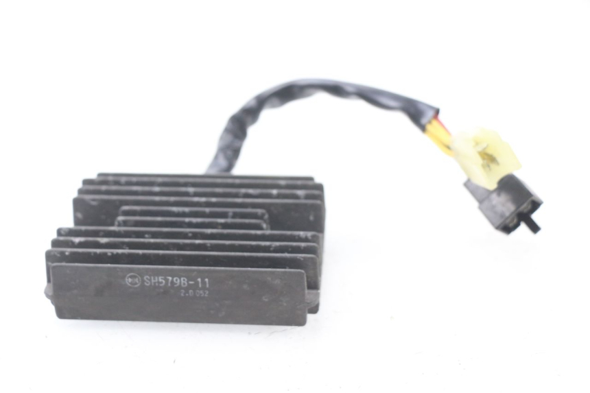 photo de REGULATOR DUCATI M796 MONSTER 796 (2010 - 2014) - Alternative perspective