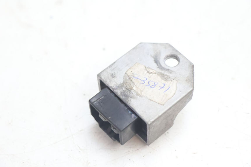 photo de REGULATOR SYM MIO 50 (2005 - 2010) - Zoom on usage condition