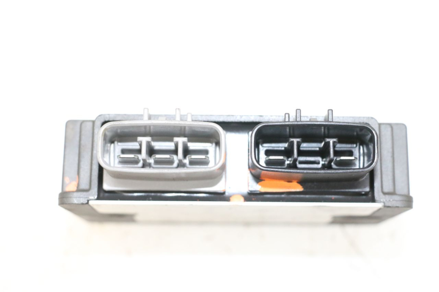 photo de REGULATOR PIAGGIO MP3 HPE 300 (2019 - 2026) - Zoom on usage condition