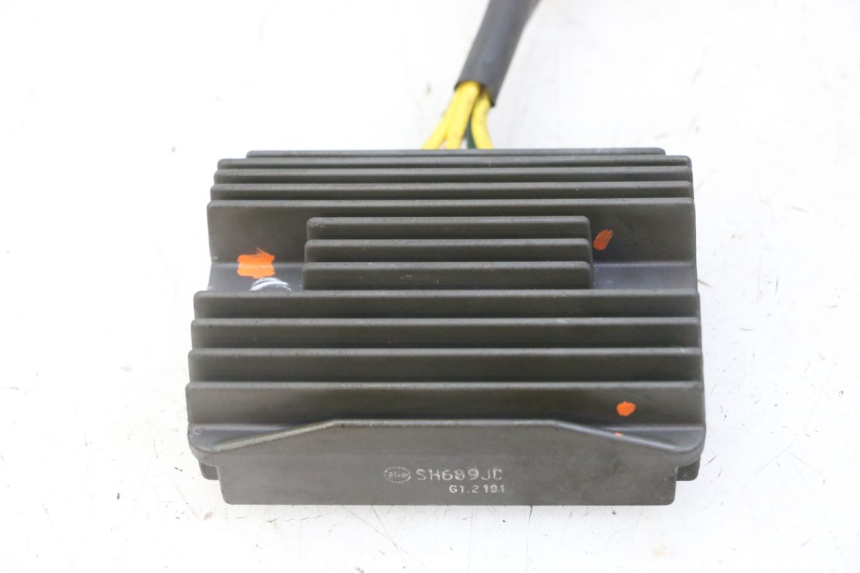 photo de CHARGING REGULATOR PIAGGIO MP3 LT 300 (2010 - 2016) - Fixing points details