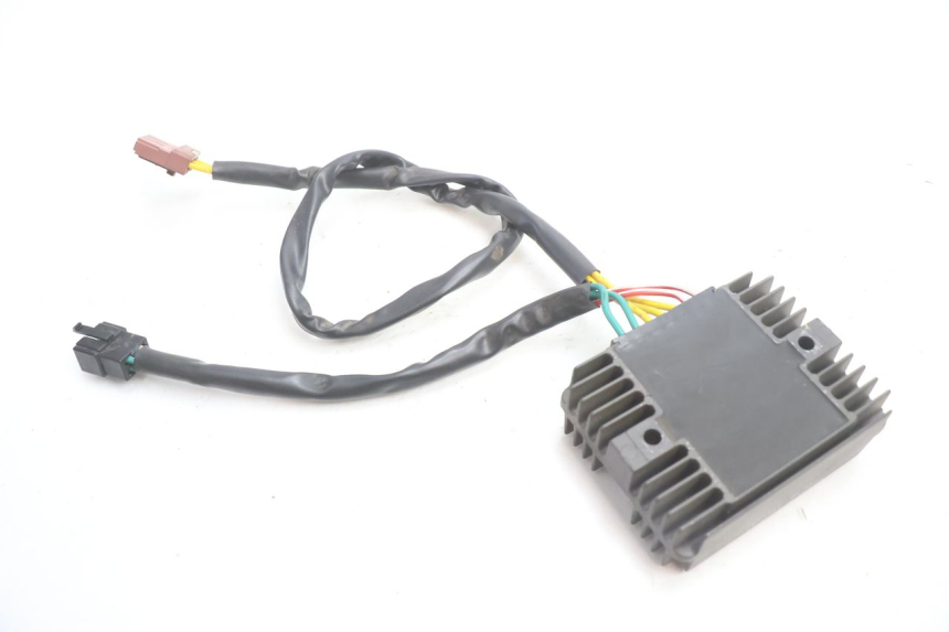 photo de CHARGING REGULATOR PIAGGIO MP3 LT 400 (2007 - 2012) - Alternative perspective