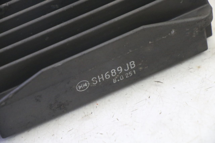 photo de CHARGING REGULATOR PIAGGIO MP3 RL 250 (2006 - 2010) - Zoom on usage condition