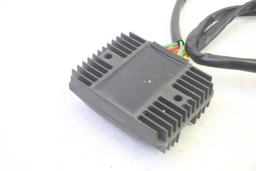 photo de CHARGING REGULATOR PIAGGIO MP3 RL 250 (2006 - 2010) - Technical close-up
