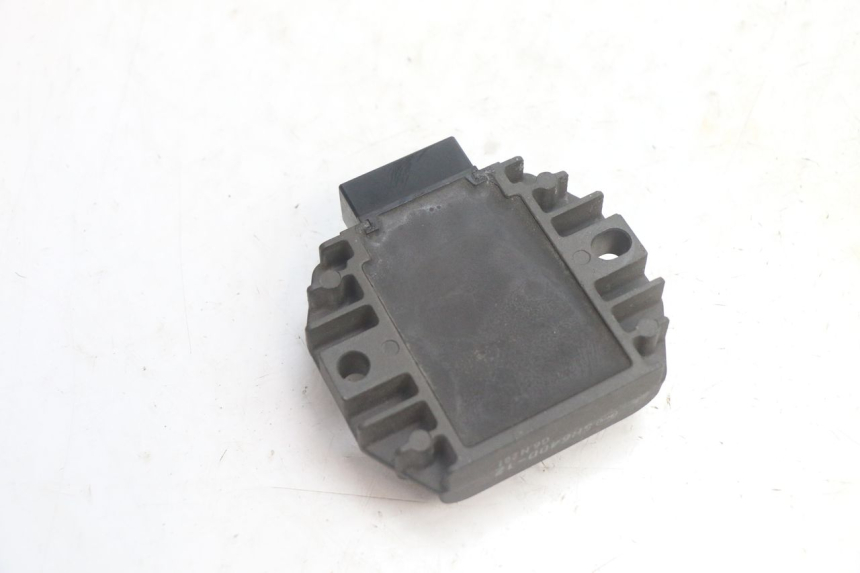 photo de CHARGING REGULATOR PIAGGIO MP3 125 (2006 - 2014) - Technical close-up