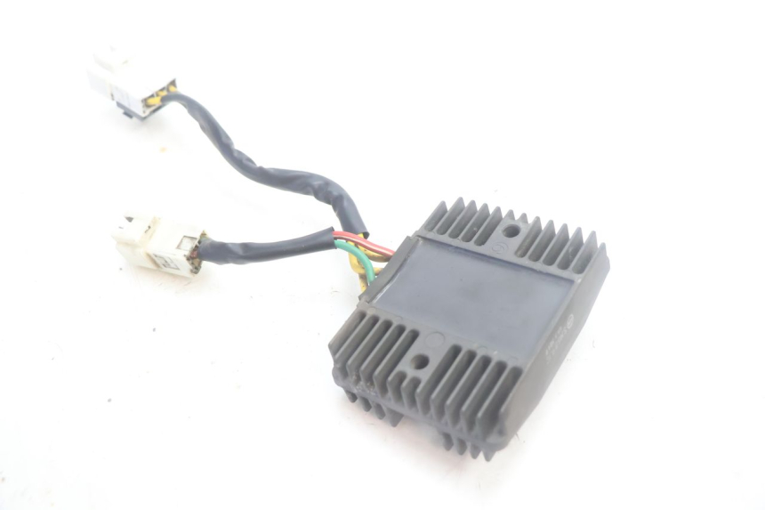 photo de REGULATOR PIAGGIO MP3 500 (2016 - 2018) - Alternative perspective
