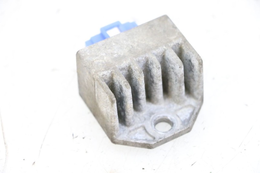 photo de REGULATOR YAMAHA NEO'S NEOS 2T 50 (1998 - 2007) - Alternative perspective