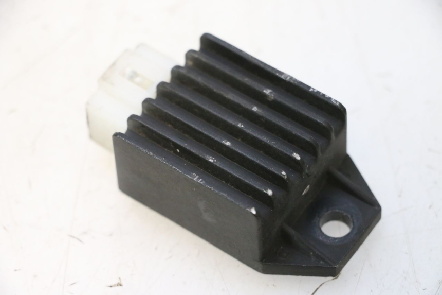 photo de CHARGING REGULATOR JM MOTORS OLDIES 4T 50 (2010 - 2020) - Technical close-up