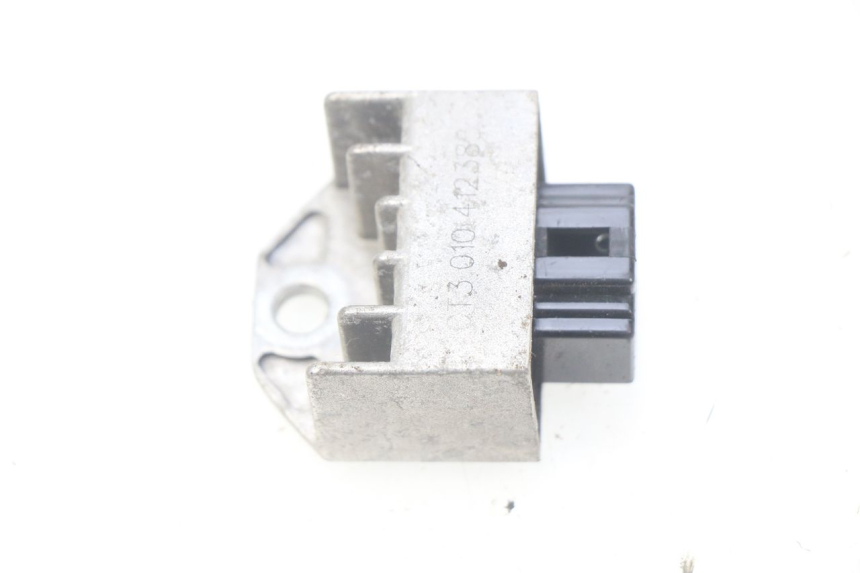 photo de CHARGING REGULATOR SYM ORBIT 2 4T 50 (2008 - 2017) - Alternative perspective