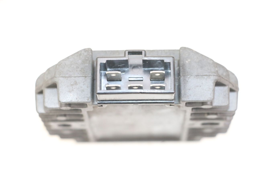 photo de REGULATOR PEUGEOT ELYSTAR 125 (2002 - 2007) - Zoom on usage condition