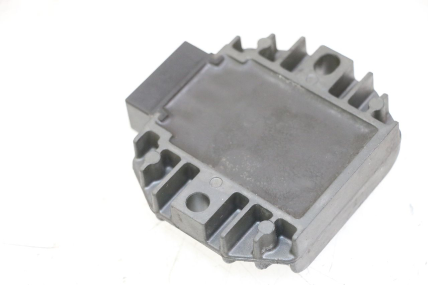 photo de REGULATOR PIAGGIO VESPA LX 150 (2005 - 2013) - Component detail