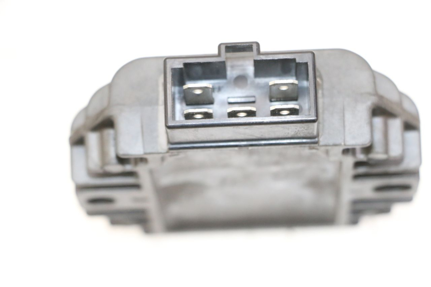 photo de REGULATOR PIAGGIO VESPA LX 150 (2005 - 2013) - Zoom on usage condition