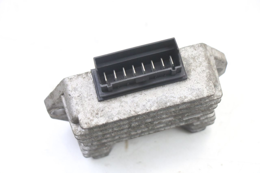 photo de CHARGING REGULATOR PIAGGIO VESPA S 2T 50 (2007 - 2014) - Zoom on usage condition