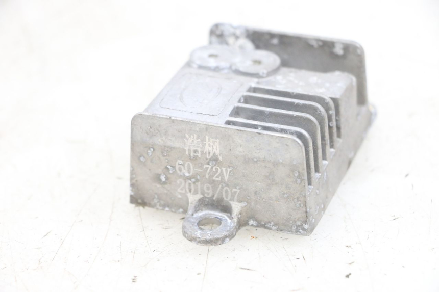 photo de REGULATOR EFUN PUSA 1 - Component detail