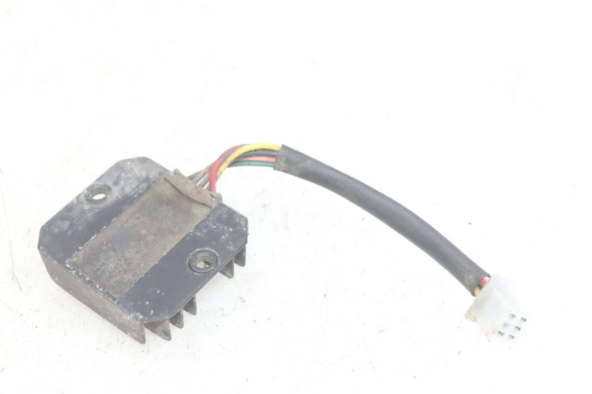 photo de CHARGING REGULATOR YAMASAKI ROADSTER 50 (2013 - 2018) - Zoom on usage condition