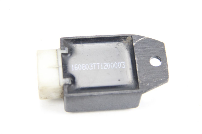 photo de REGULATOR TNT MOTOR ROMA 10' 2T 50 (2011 - 2018) - Zoom on usage condition