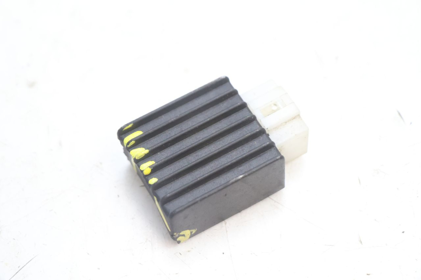 photo de REGULATOR TNT MOTOR ROMA 12' 2T 50 (2007 - 2018) - Component detail