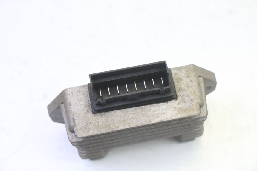 photo de CHARGING REGULATOR GILERA RUNNER SP 50 (2009 - 2017) - Zoom on usage condition