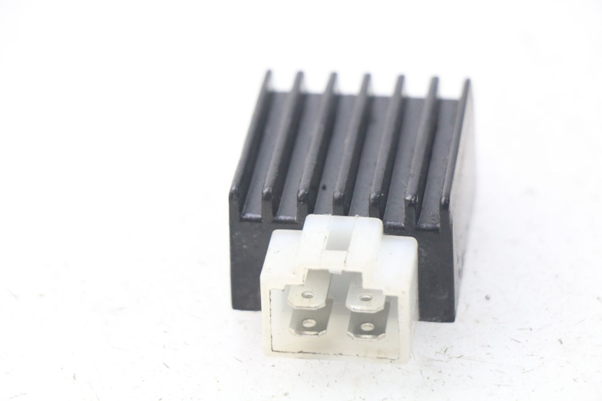 photo de CHARGING REGULATOR JM MOTORS SANTANA 50 (2014 - 2023) - Component detail